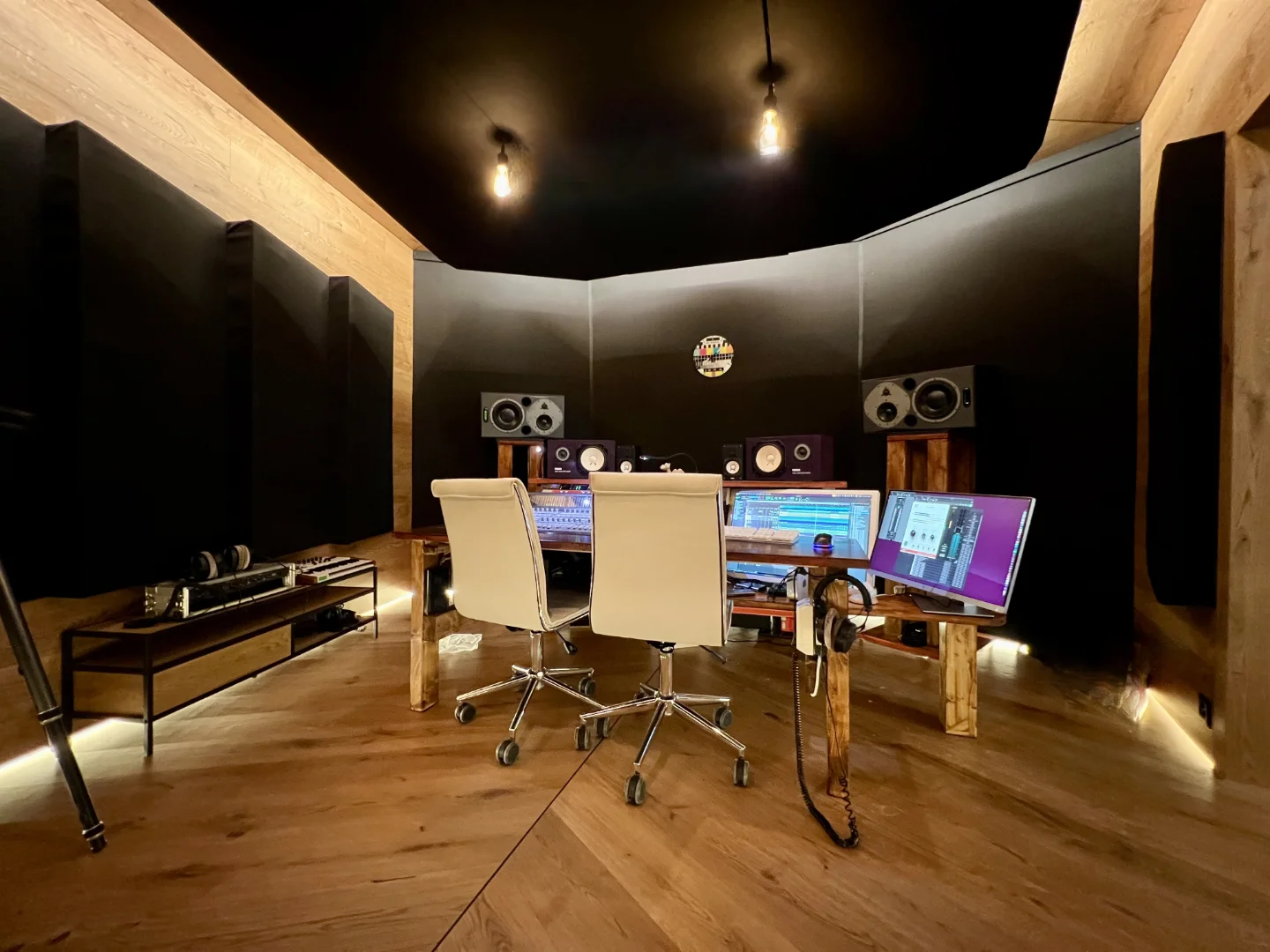 Regie und Mischpult bei NSB Rec. Studios Zug